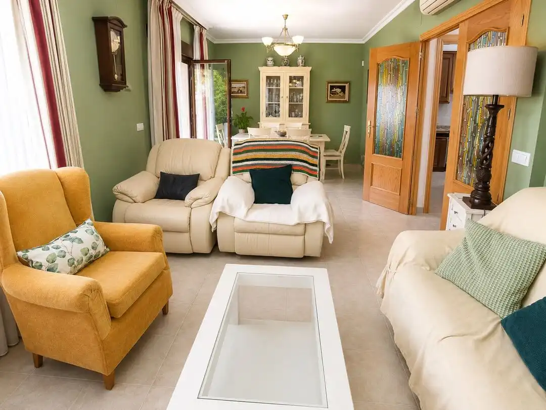 Sala de estar de Casa o chalet en venta en Villaluenga de la Sagra con Aire acondicionado, Calefacción y Jardín privado