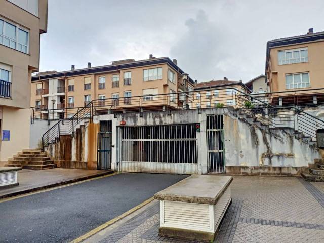 Garaje en Alquiler en Calle ERREBELLIN en Hondarribia