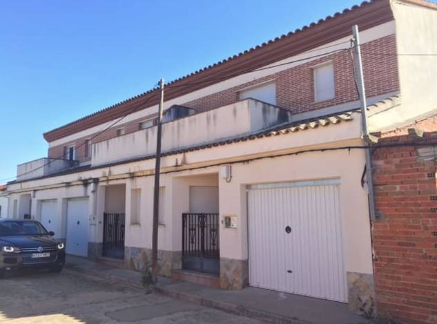 Casa adosada en Venta en La Pueblanueva