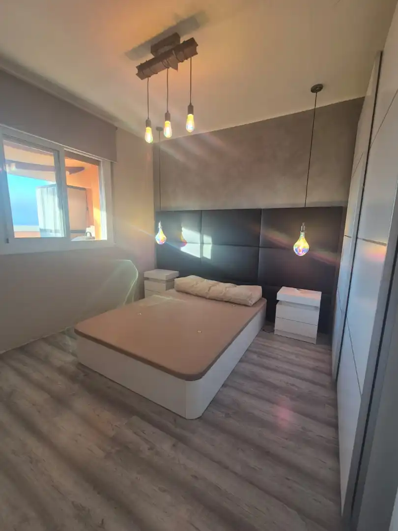Habitación de Ático en venta en Santa Coloma de Gramenet con Aire acondicionado, Parquet y Terraza