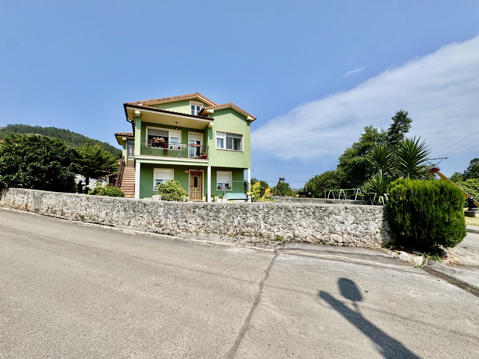 Exterior view of House or chalet for sale in Entrambasaguas  with Heating, Parquet flooring and Terrace