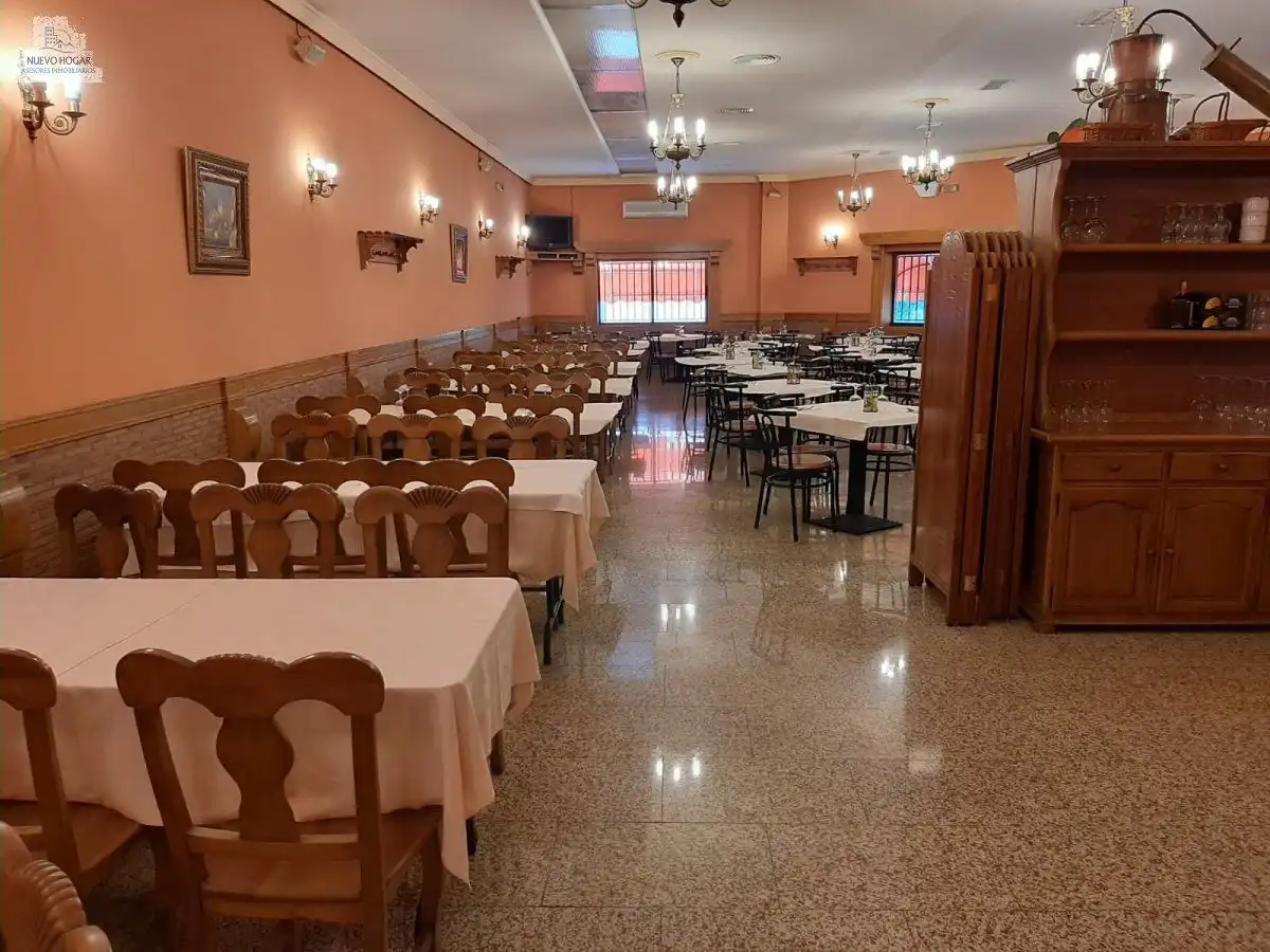 Local Com. en venta en Polg. Industrial, 6 despachos., imatge 2