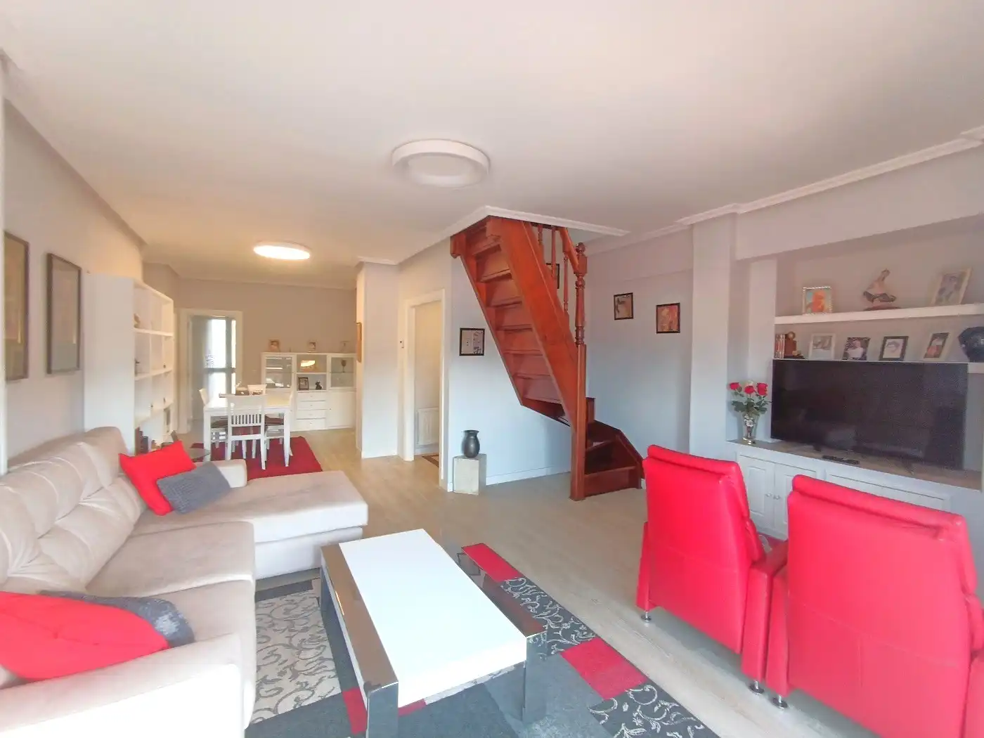 Wohnzimmer von Dachboden zum Verkauf in Sopela mit Heizung, Terrasse und Abstellraum