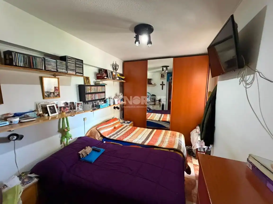Bedroom of Flat for sale in Madrid  with Air Conditioner and Heating