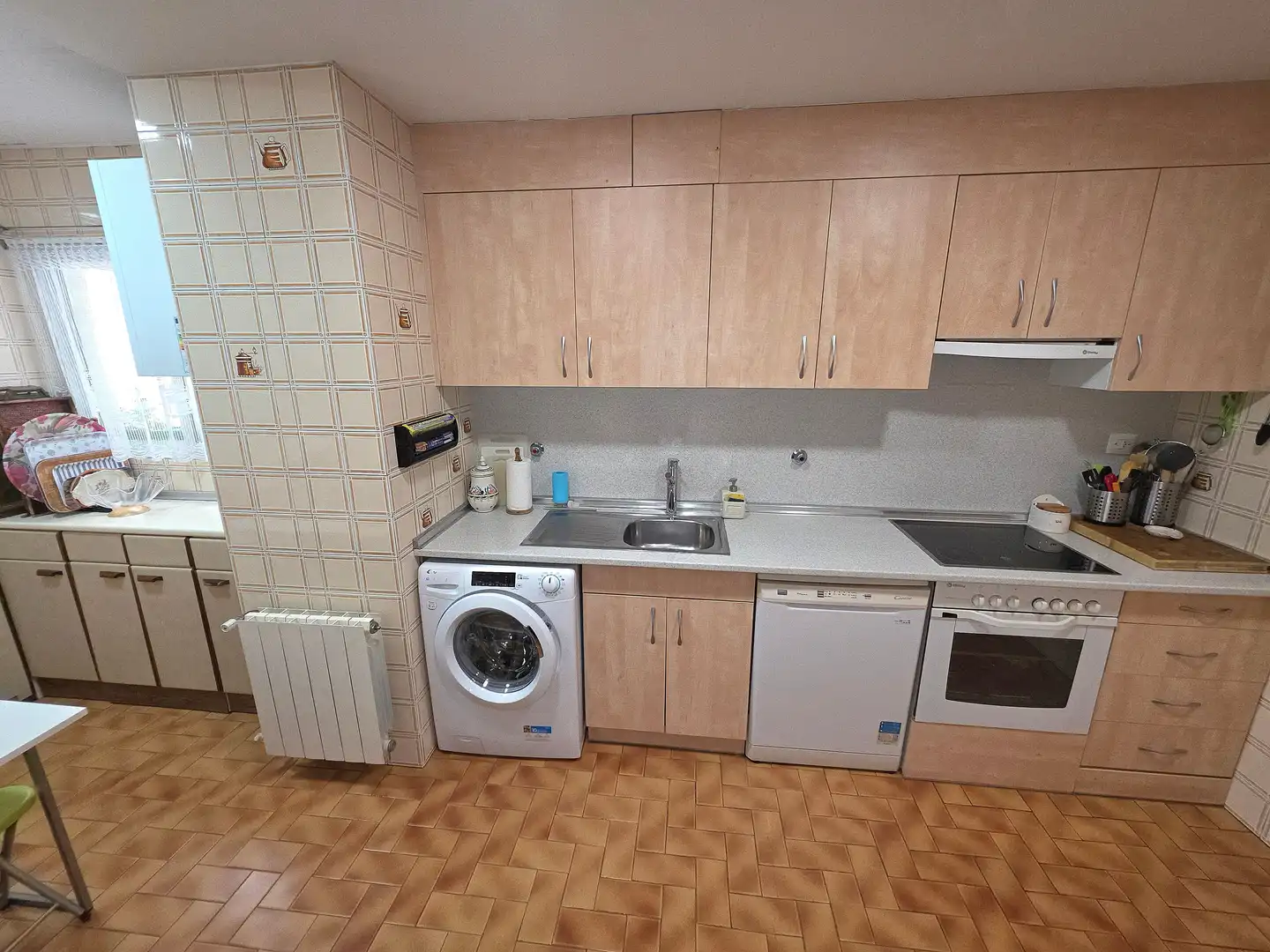 Kitchen of Flat for sale in Zaragoza  with Air Conditioner, Storage room and Furnished
