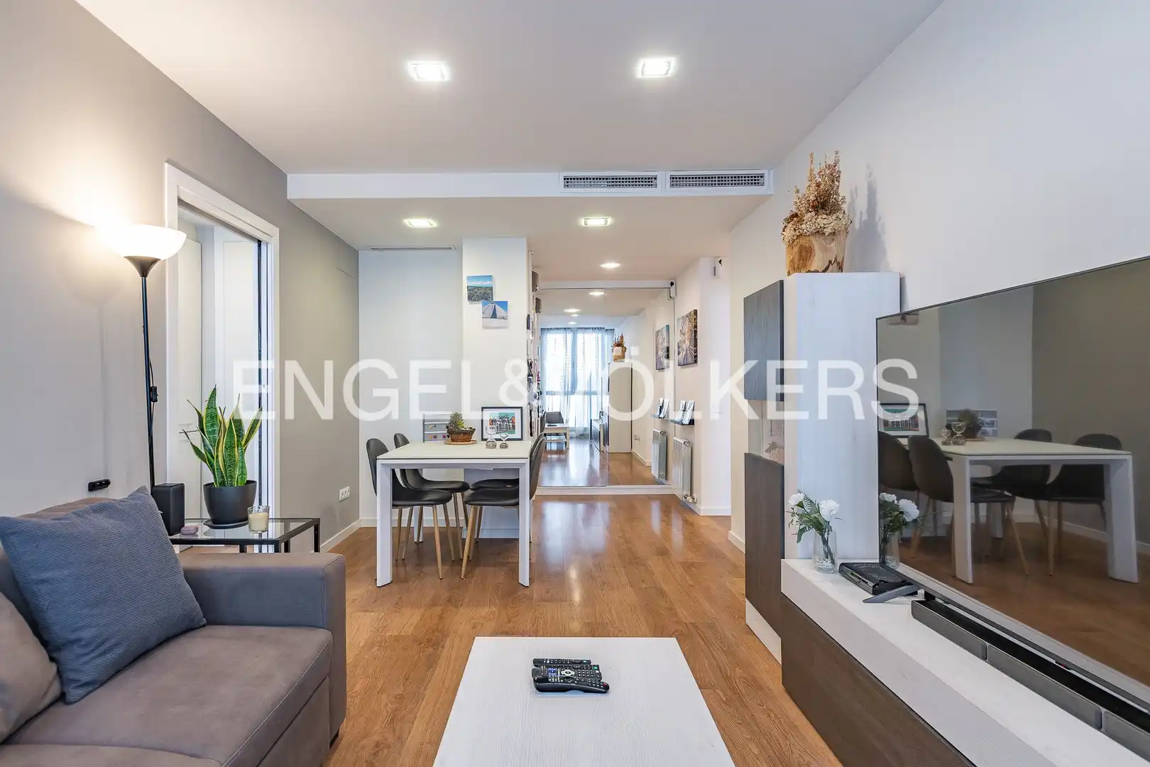 Living room of Flat for sale in Sabadell  with Air Conditioner, Heating and Parquet flooring