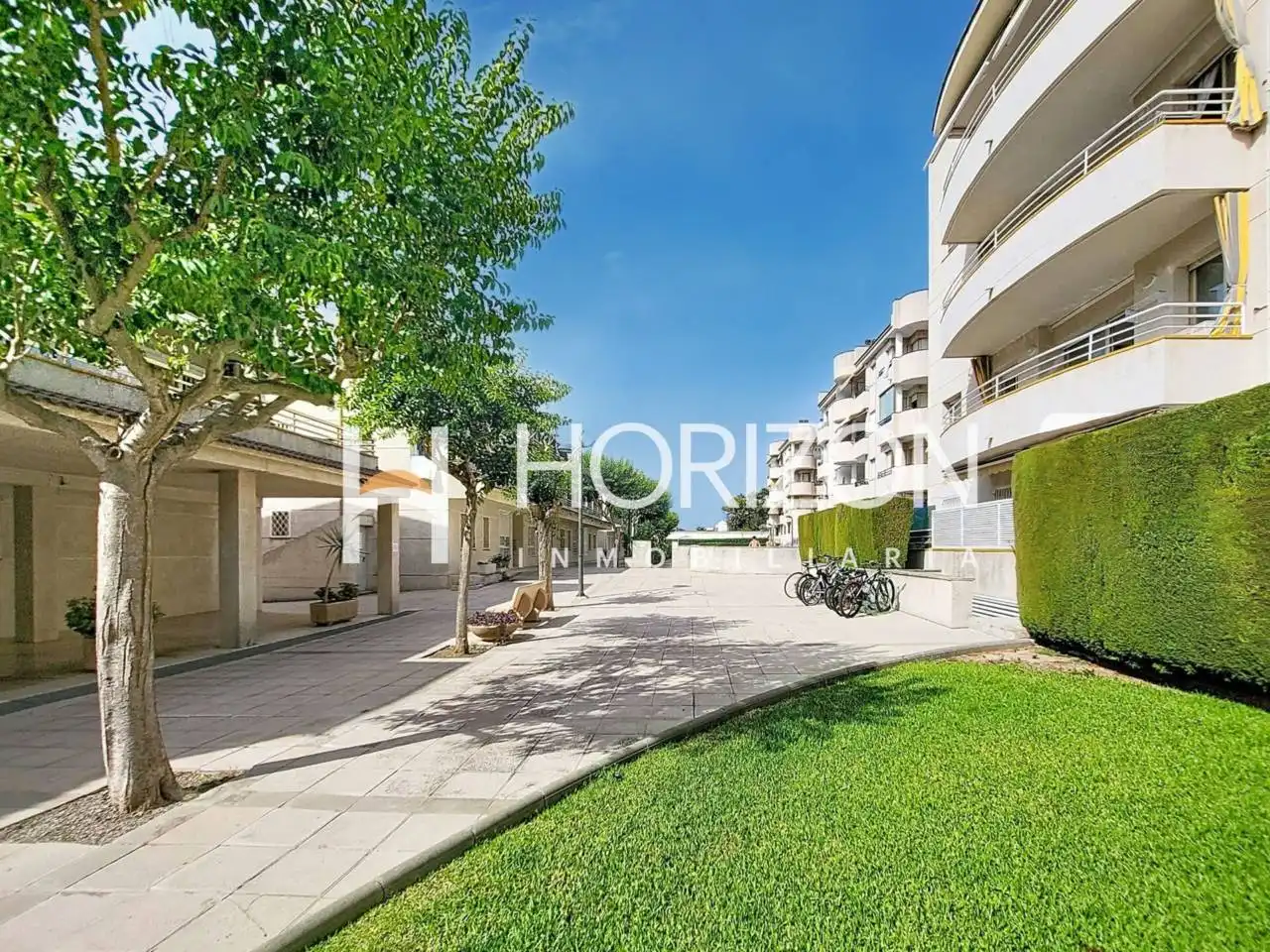 Vista exterior de Apartament en venda en Cunit amb Aire condicionat, Calefacció i Terrassa