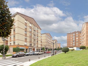 Pis amb ascensor en venda a Oviedo - CL ALCALDE LOPEZ MULERO 12