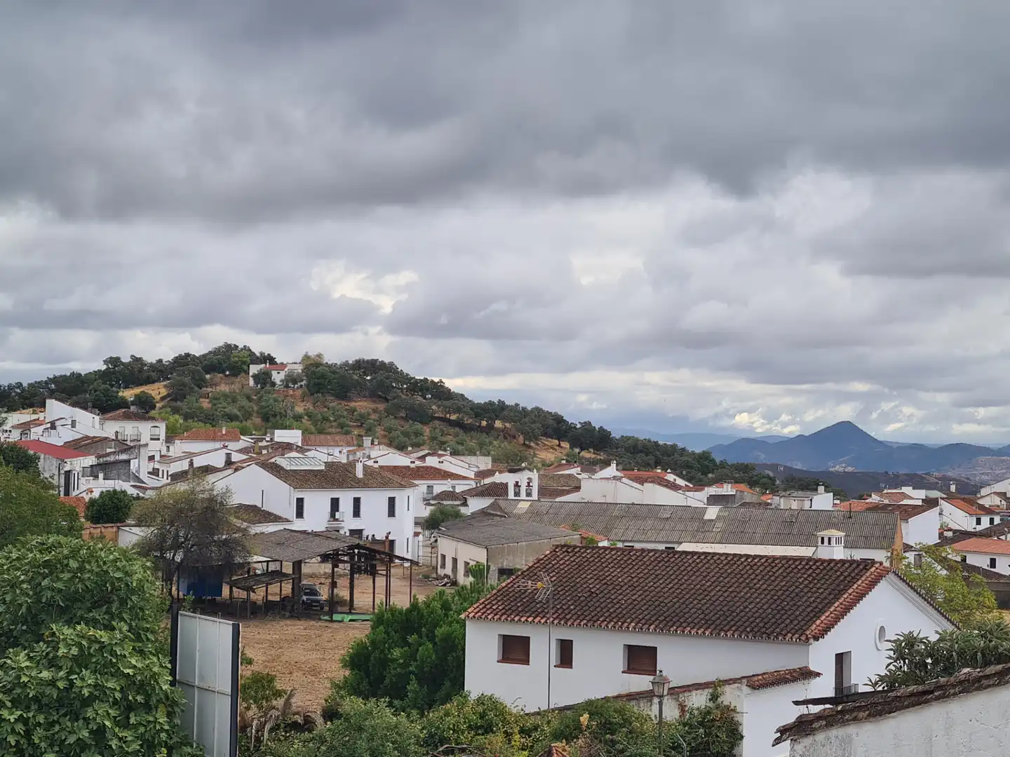 Vista exterior de Casa adosada en venta en Higuera de la Sierra con Aire acondicionado, Terraza y Trastero