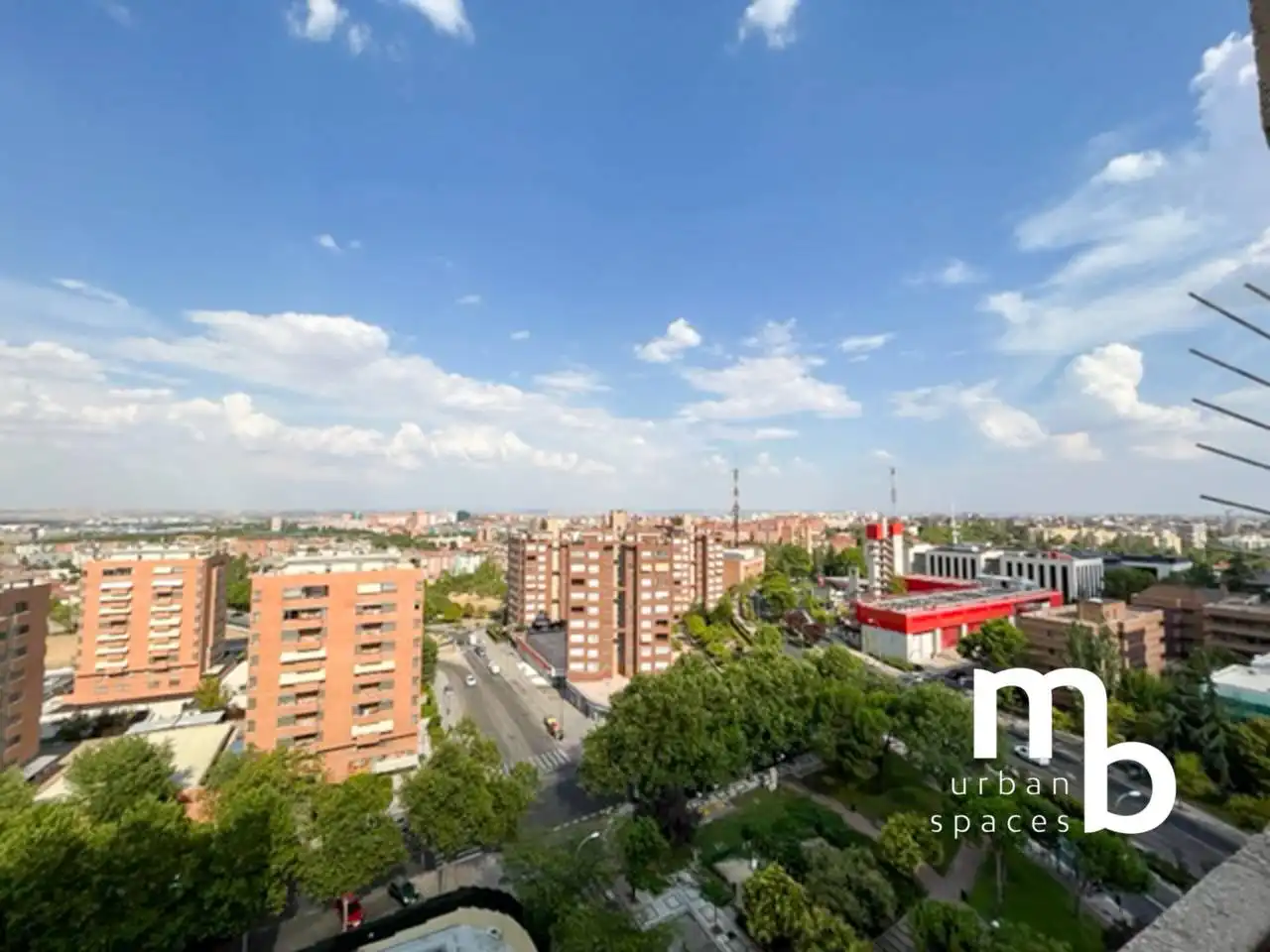 Vista exterior de Piso de alquiler en Madrid con Aire acondicionado, Calefacción y Parquet