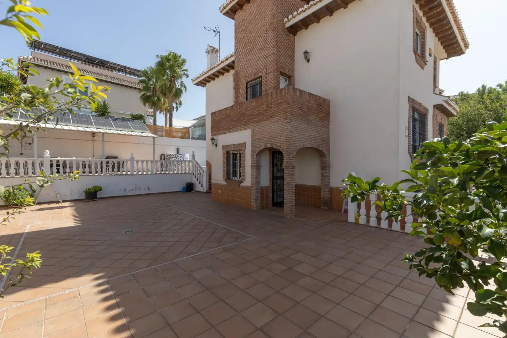 Chalet con terraza en venta en UNIS, imagen 3