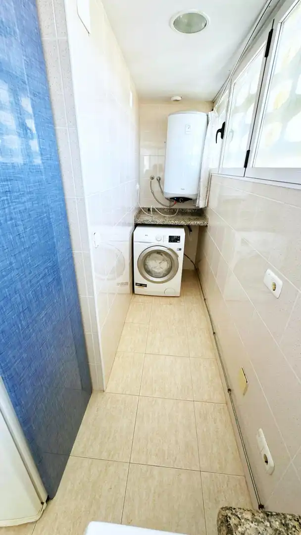 Baño de Apartamento en venta en Gandia con Amueblado, Balcón y Piscina comunitaria
