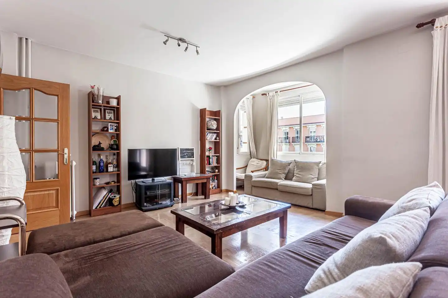 Living room of Flat for sale in Madrid  with Heating, Parquet flooring and Terrace
