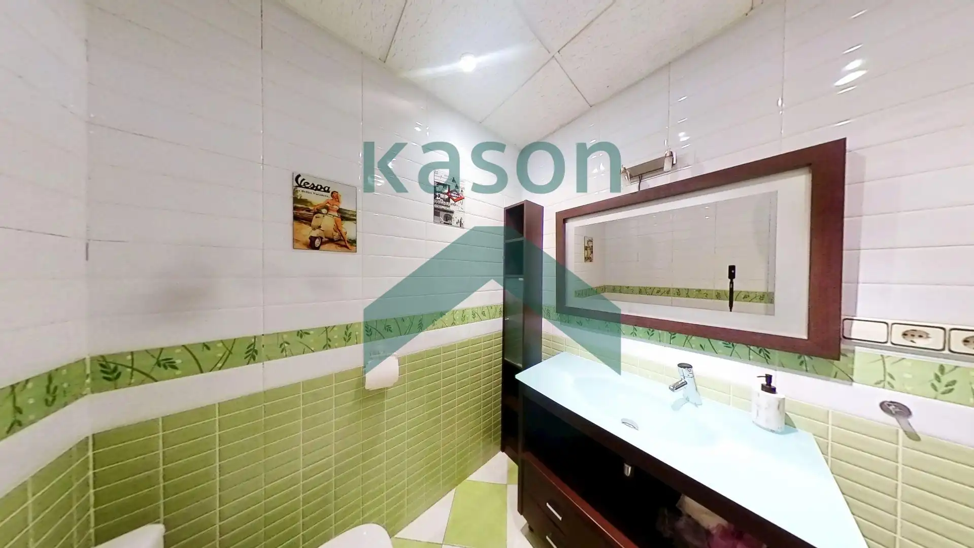 Bathroom of Study for sale in Madrid  with Heating and Furnished