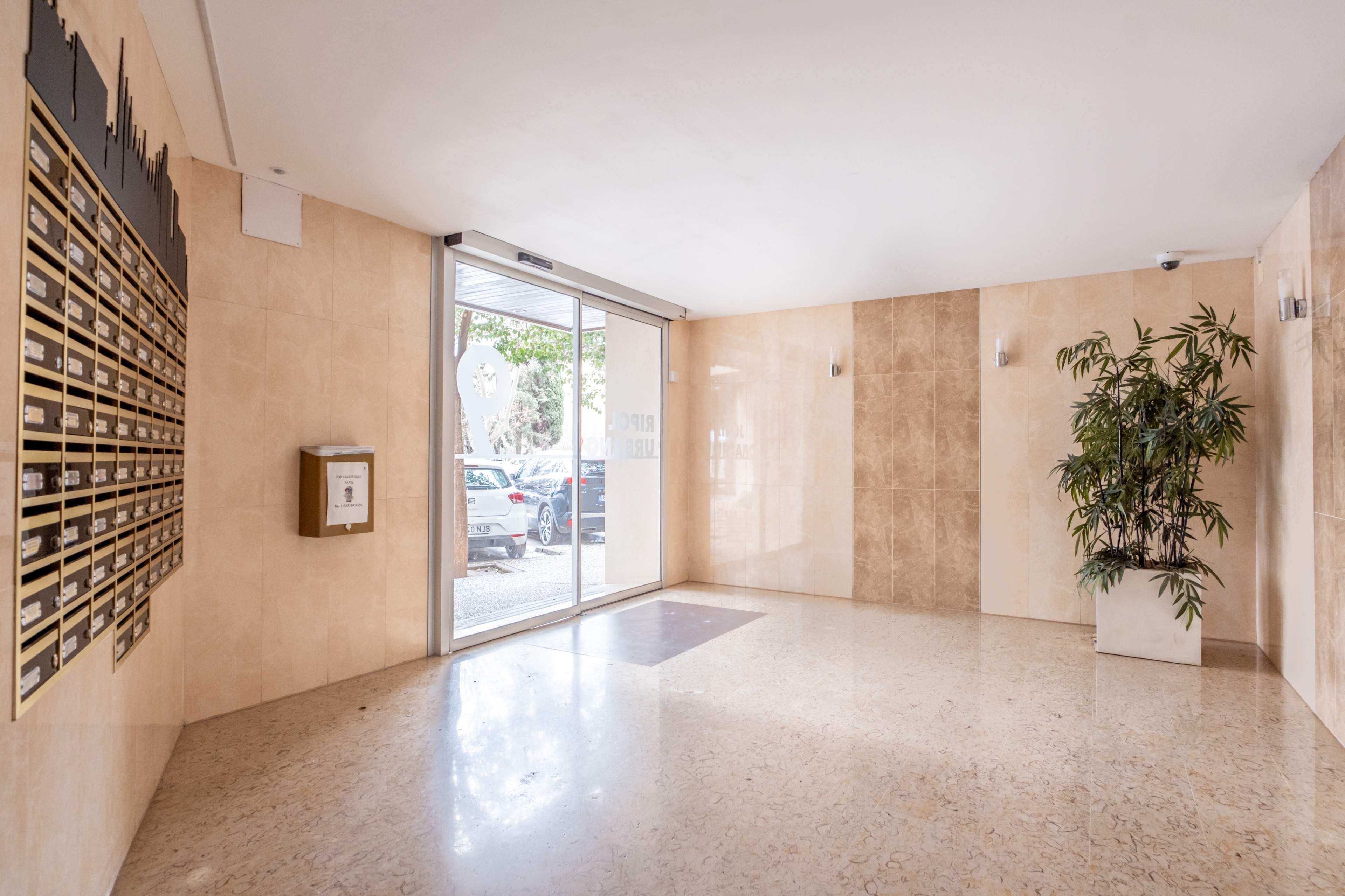 Piso en venta en  Zaragoza Capital con Parquet y Terraza