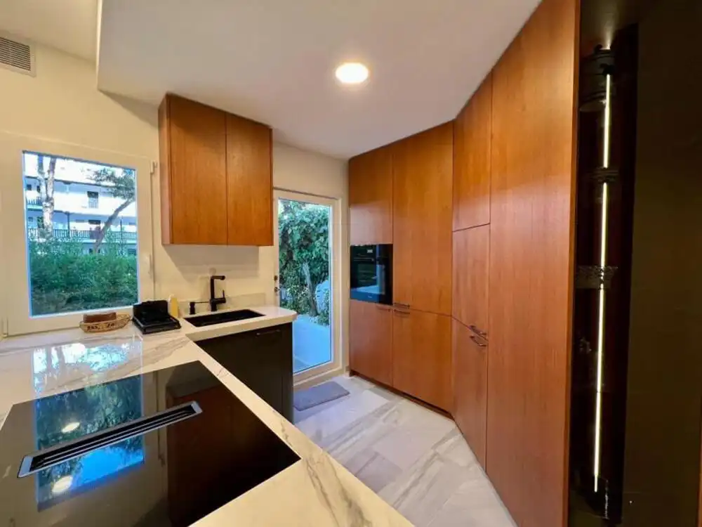 Cuina de Planta baixa de lloguer en Marbella amb Aire condicionat, Terrassa i Traster