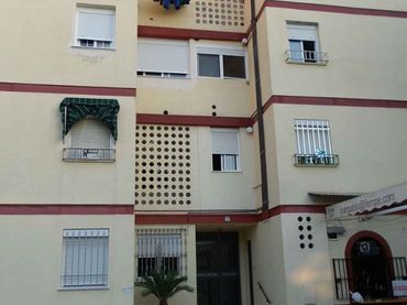 Pis amb balcó en venda a Barriada Andalucía 1