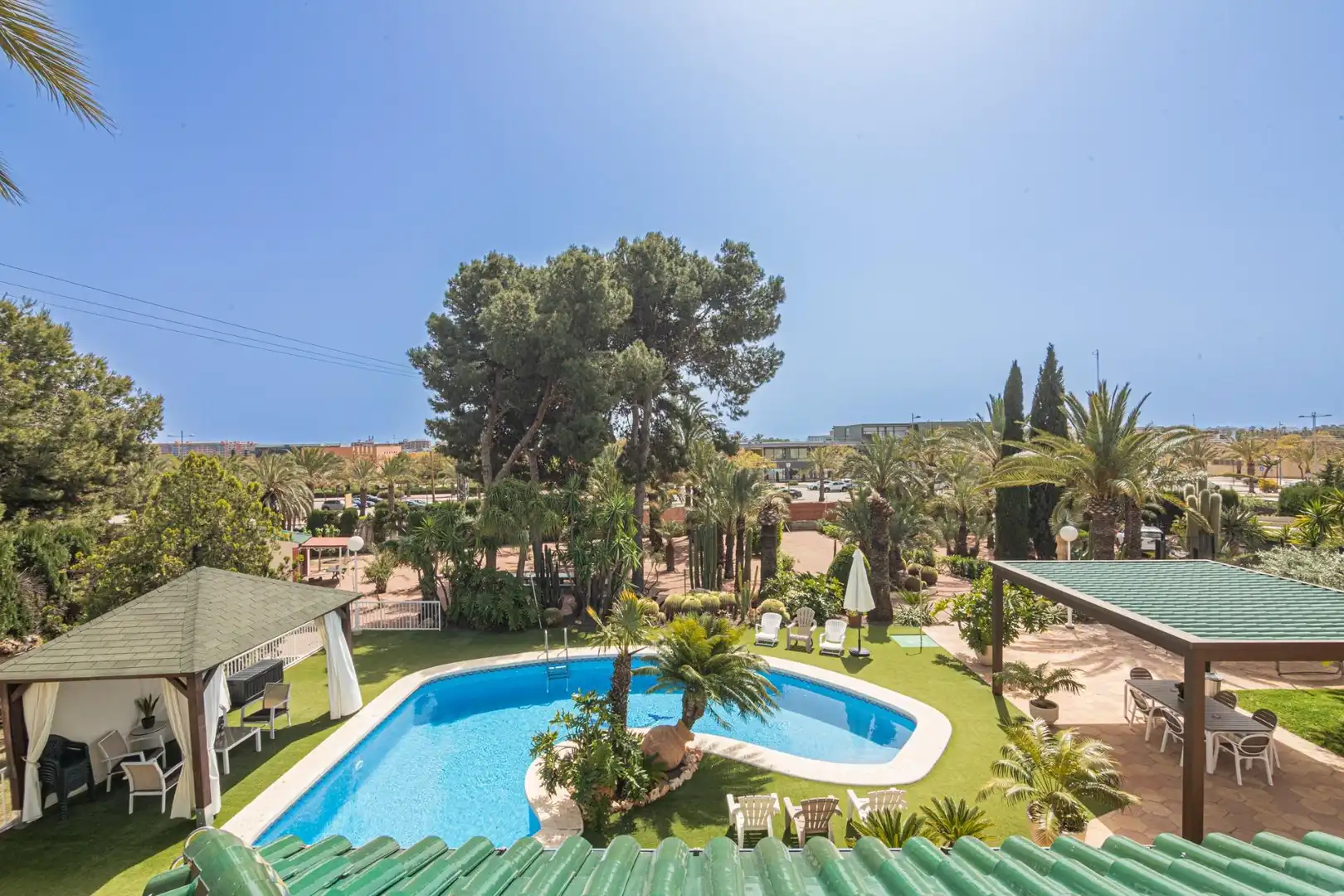 Piscina de Casa o chalet en venta en Elche / Elx con Jardín privado, Terraza y Piscina