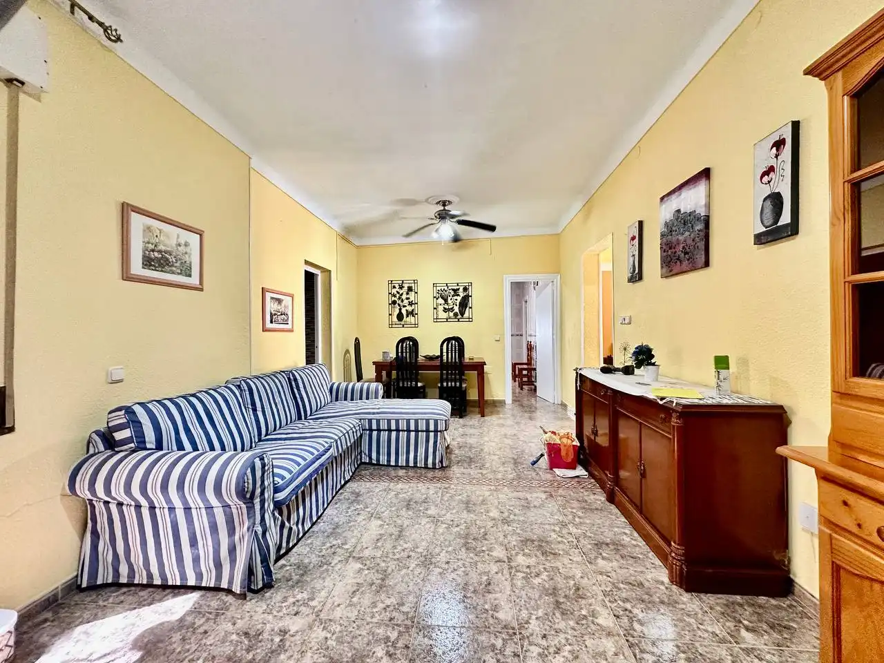 Sala d'estar de Casa o xalet en venda en El Ejido amb Aire condicionat, Calefacció i Moblat