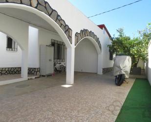 Vista exterior de Casa o xalet en venda en Cartagena amb Jardí privat, Terrassa i Piscina