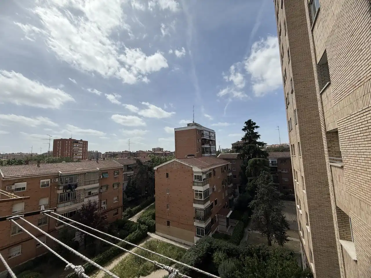 Vista exterior de Piso en venta en Madrid con Calefacción y Terraza