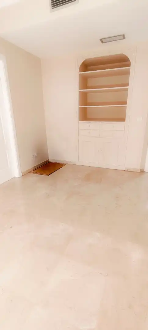 Flat for rent in Sevilla  with Air Conditioner, Storage room and Oven