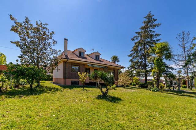 Casa-chalet en Venta en Calle LA ROSA en Morales del Vino