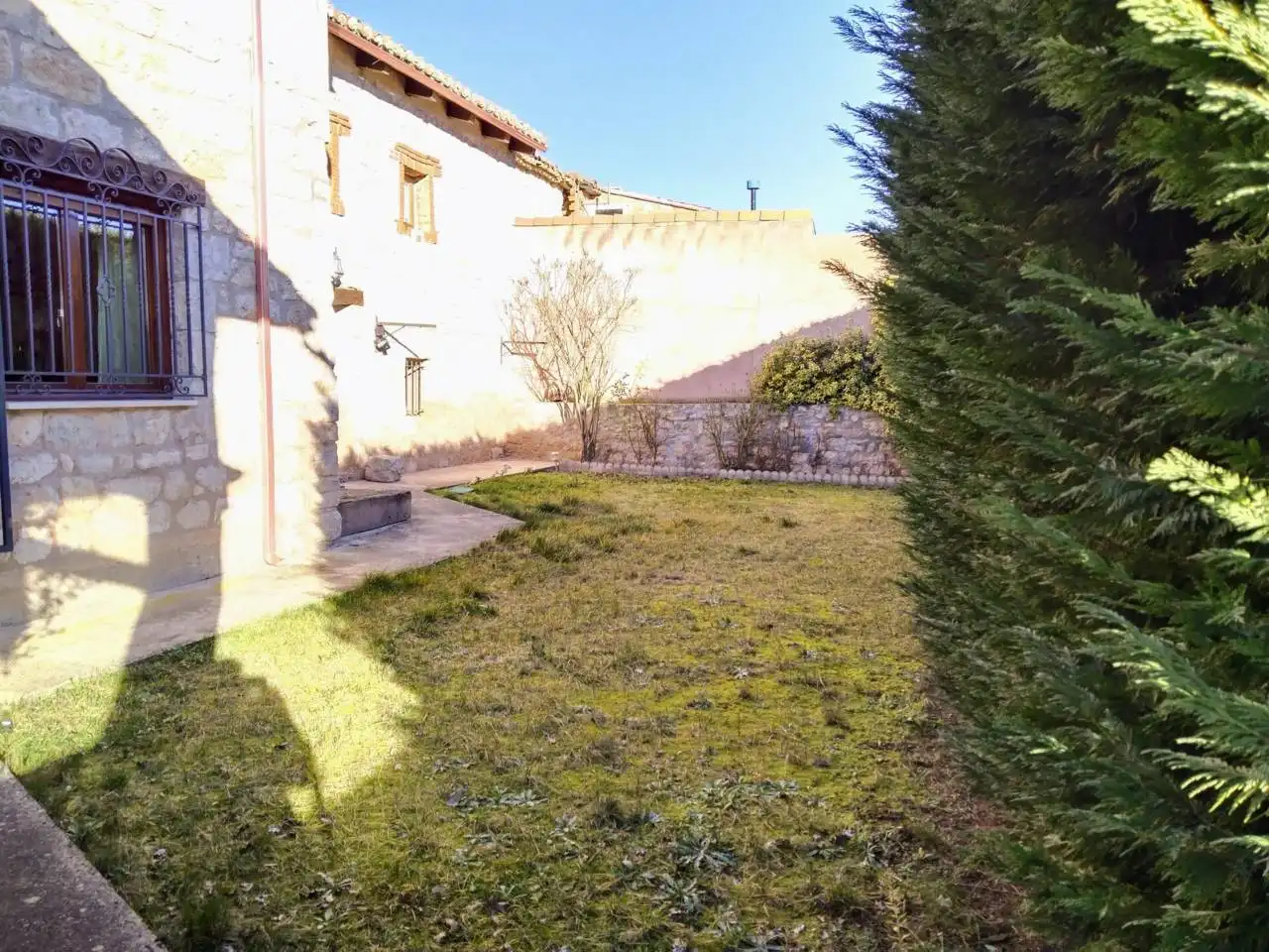 Garden of Houses for sale in Mazuela, Burgos