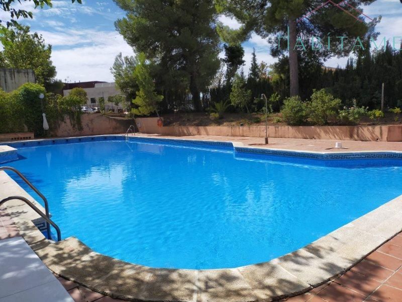 Swimming pool of Study to rent in  Granada Capital  with Air Conditioner, Heating and Furnished