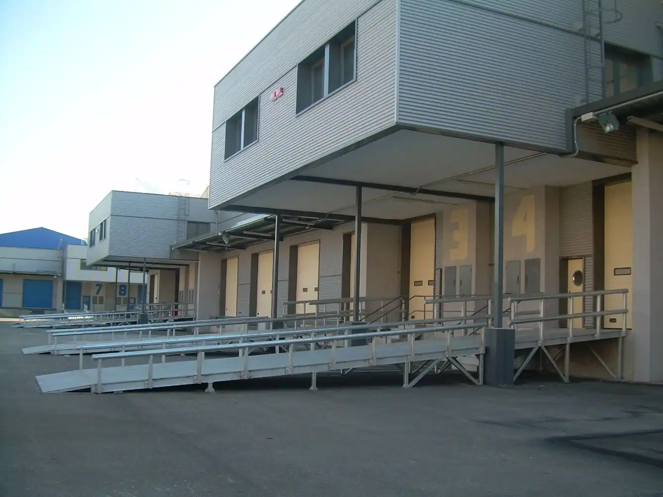 Industrial building to rent in Avenida de la Industria 22, imagen 4