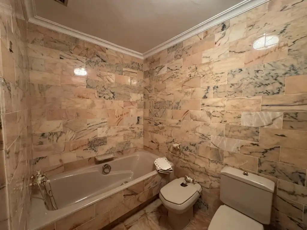 Bany de Casa o xalet en venda en Valencia de las Torres amb Aire condicionat, Terrassa i Piscina