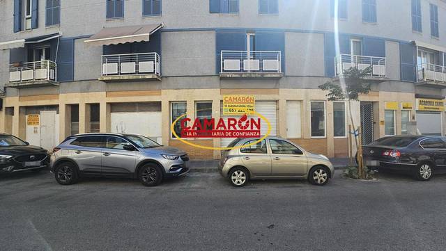 Local comercial en Alquiler en Coria del Río