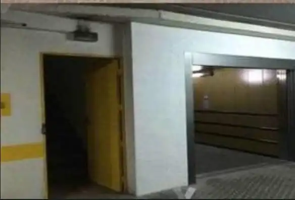 Aparcament amb ascensor en venda a Placeta de Tovar 4, imagen 4