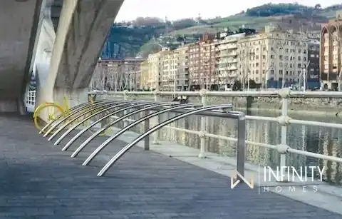 Vista exterior de Pis de lloguer en Bilbao  amb Calefacció, Terrassa i Balcó