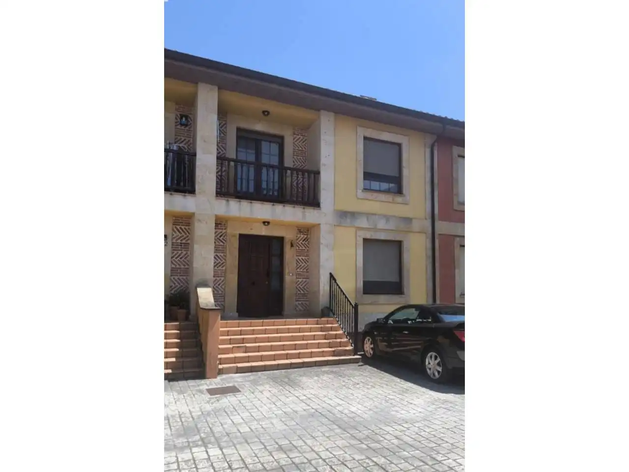 Vista exterior de Casa adosada en venta en Santa María de Cayón con Calefacción, Terraza y Amueblado