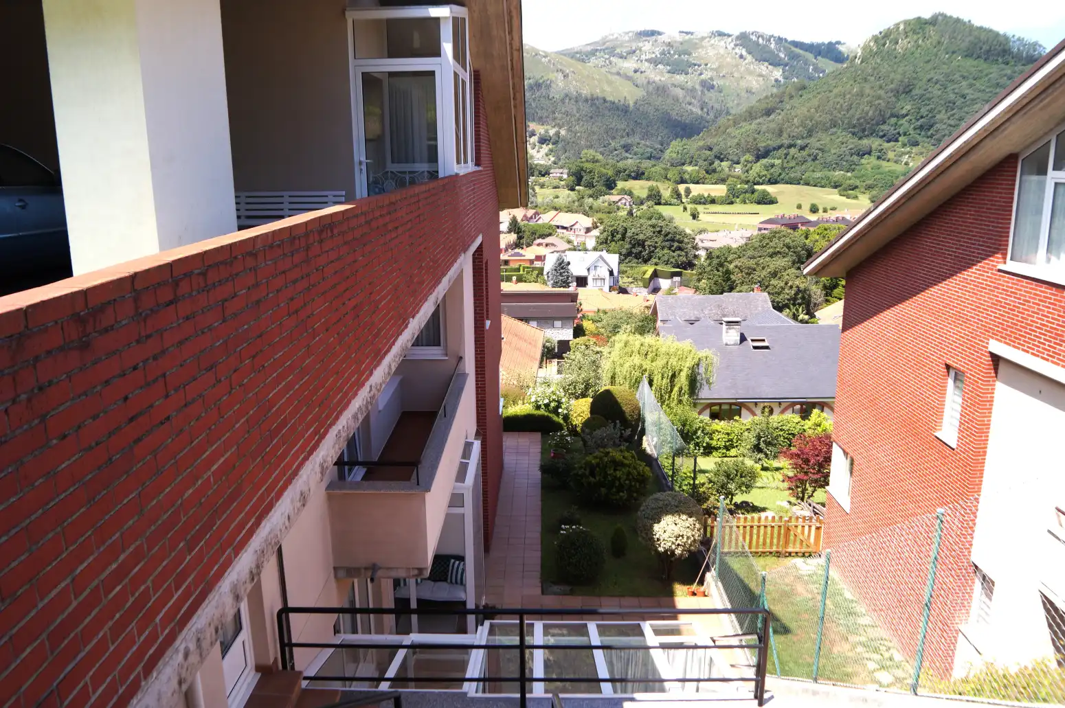 Terrassa de Casa o xalet en venda en Medio Cudeyo amb Calefacció, Jardí privat i Terrassa