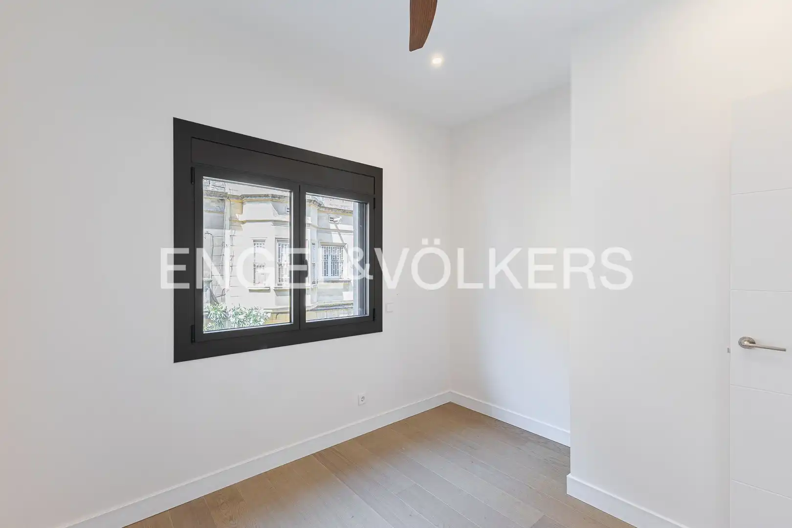 Balcony of Houses for sale in Barcelona  with Air Conditioner, Heating and Private garden