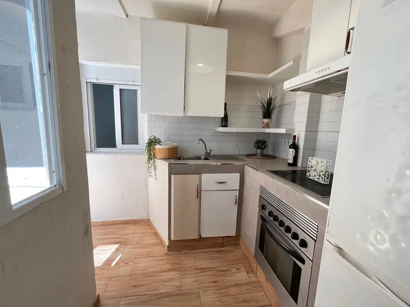 Kitchen of Flat for sale in Cartagena  with Air Conditioner and Oven
