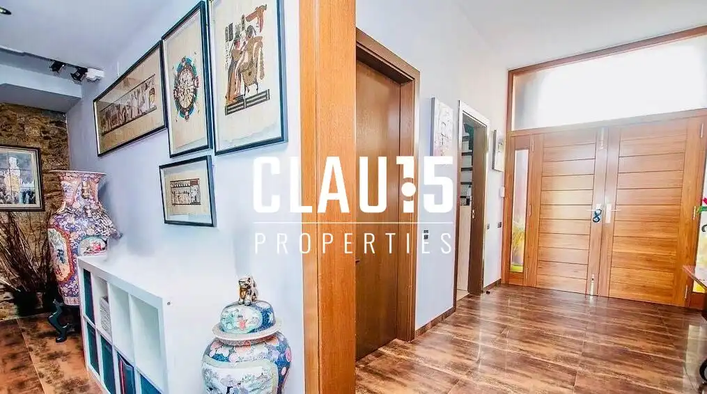House with terrace for sale in Nucli Urbà, imagen 7