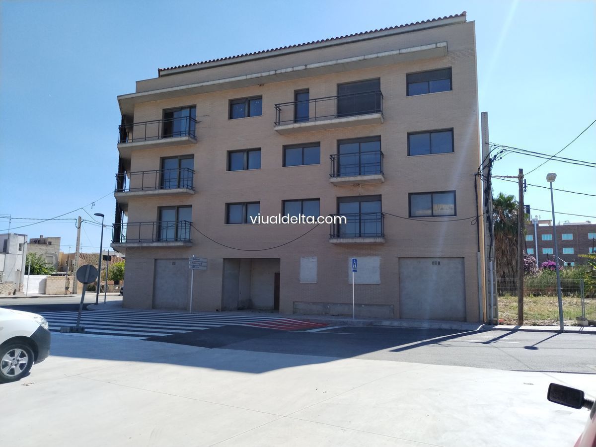 Exterior view of Building for sale in Deltebre