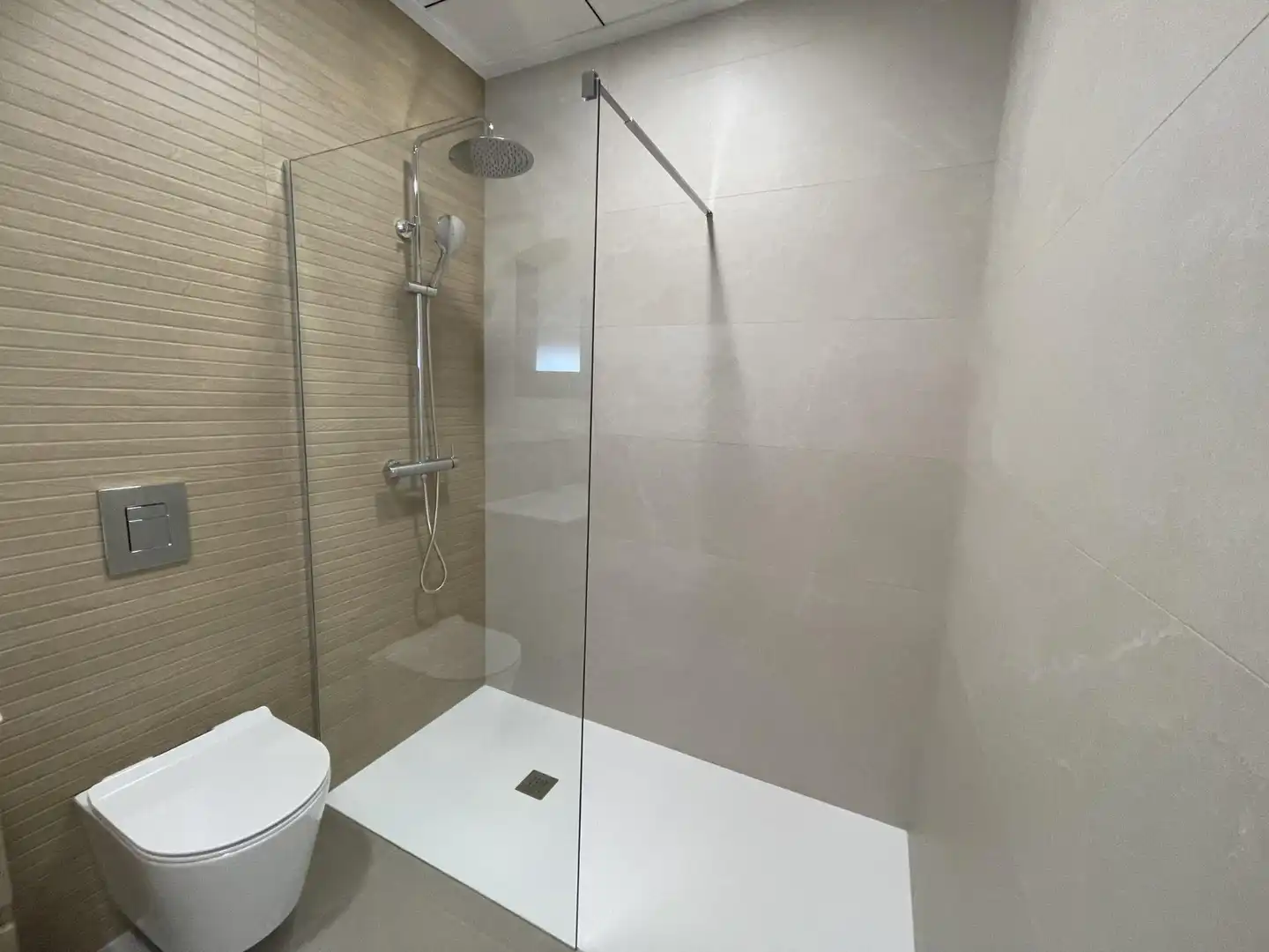 Baño de Casa o chalet en venta en Almoradí con Aire acondicionado, Jardín privado y Terraza