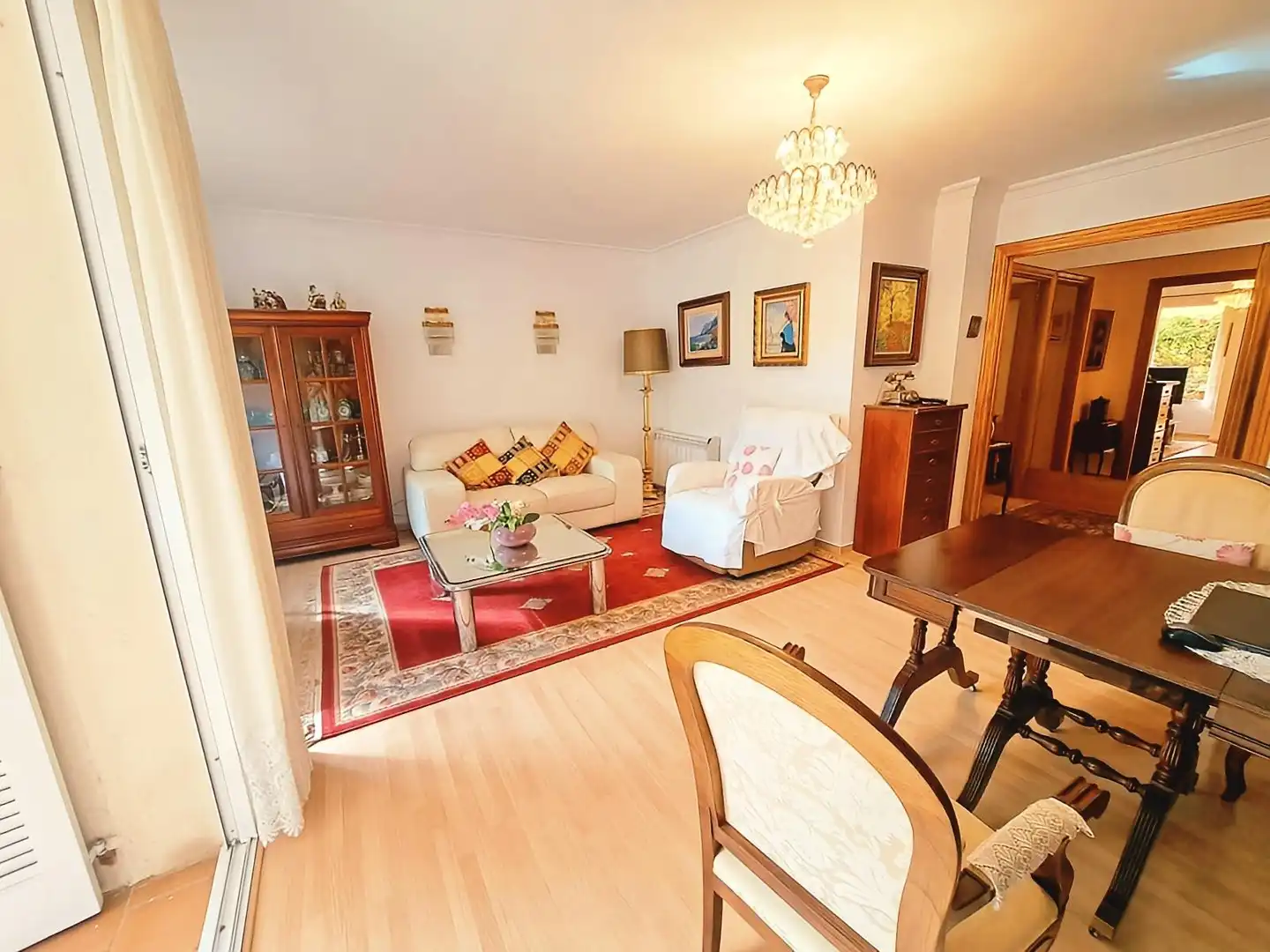 Wohnzimmer von Erdgeschoss zum Verkauf in Calvià mit Privatgarten, Parkett und Terrasse
