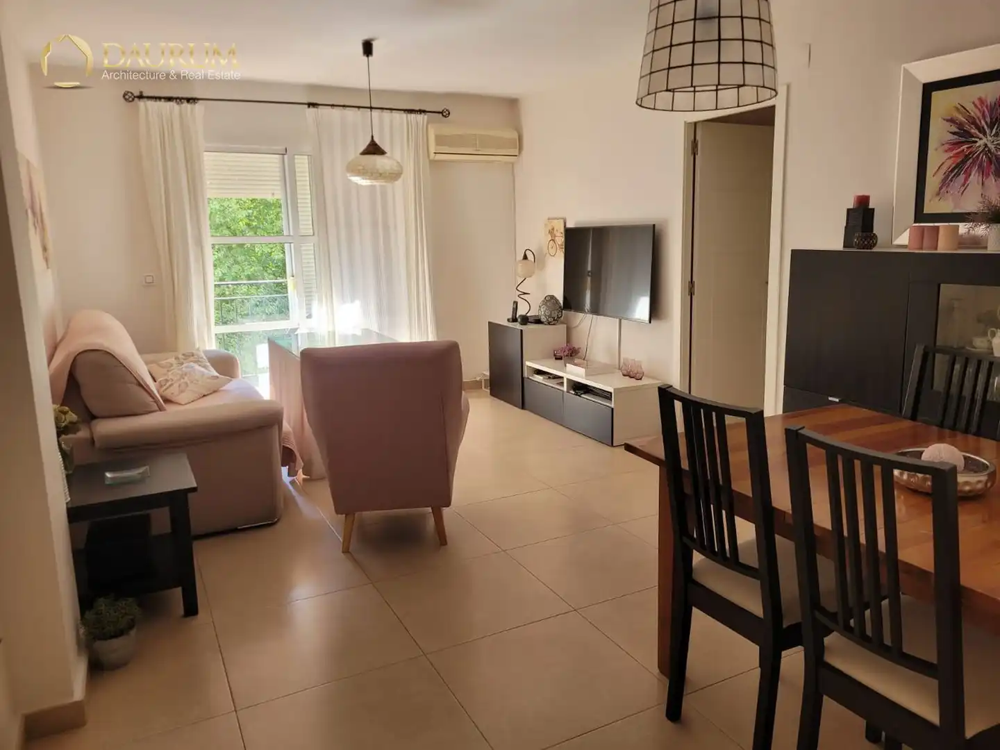 Living room of Flat for sale in Sevilla  with Air Conditioner, Heating and Terrace