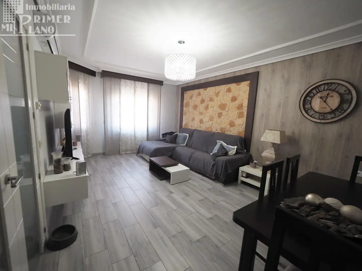 Sala de estar de Casa adosada en venta en Tomelloso con Aire acondicionado, Calefacción y Amueblado