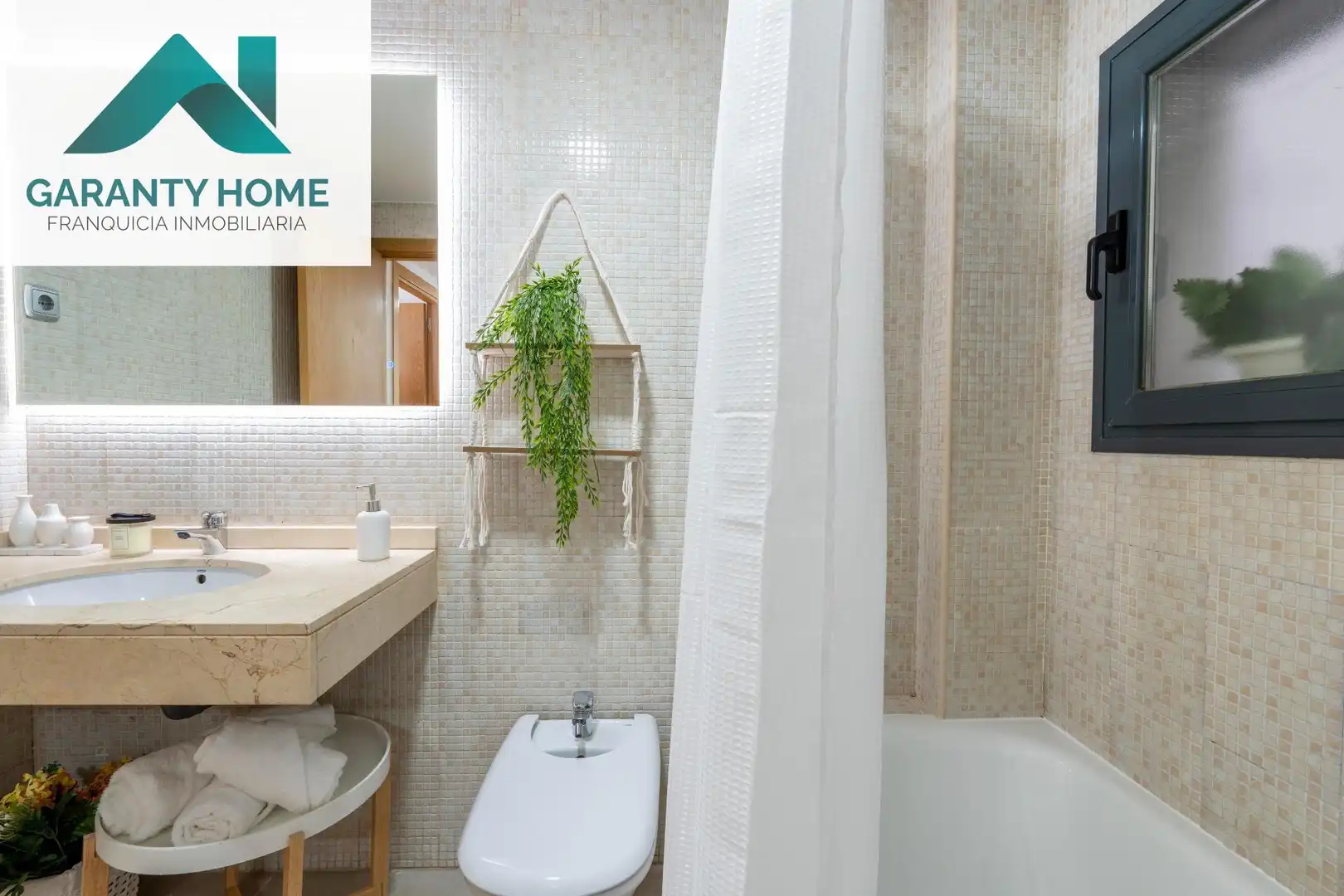 Baño de Apartamento en venta en Madrid con Aire acondicionado y Calefacción