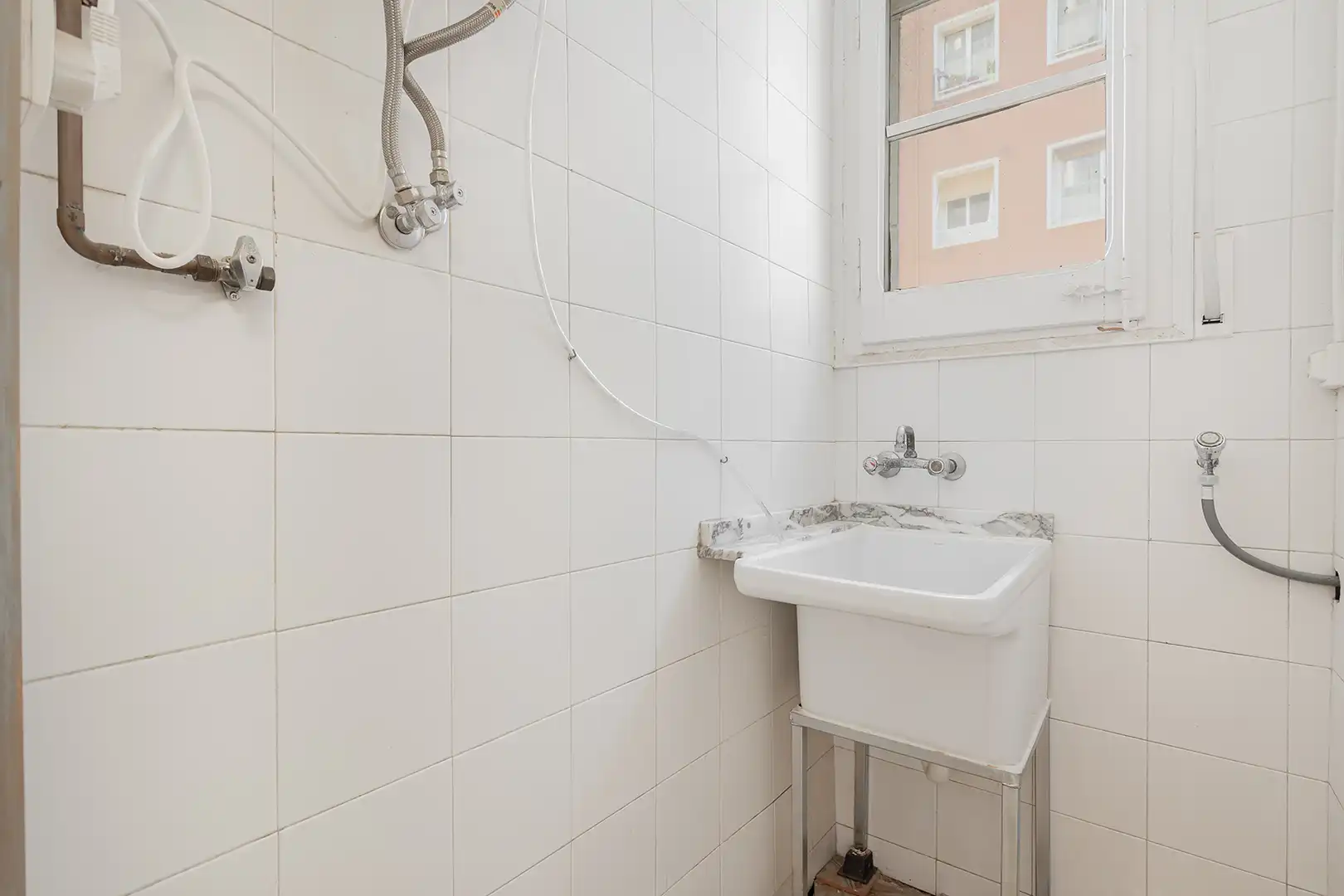 Bathroom of Flat for sale in Barcelona