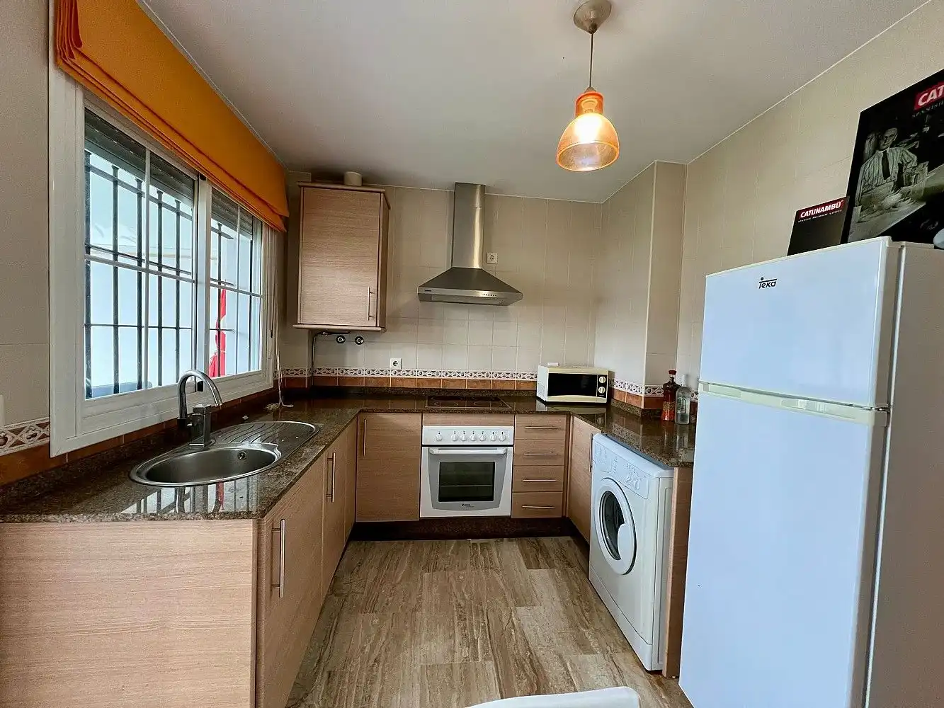 Cocina de Apartamento en venta en Chiclana de la Frontera con Jardín privado, Terraza y Alarma