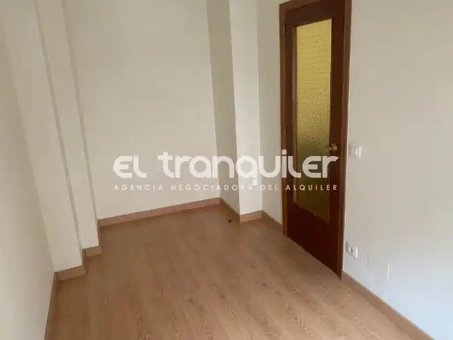 Schlafzimmer von Wohnung zur Miete in Madrid mit Terrasse, Möbliert und Waschmaschine