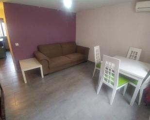 Living room of Flat to rent in  Madrid Capital  with Air Conditioner, Heating and Furnished