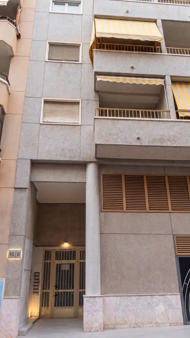 Vista exterior de Piso en venta en Santa Pola con Aire acondicionado, Amueblado y Balcón
